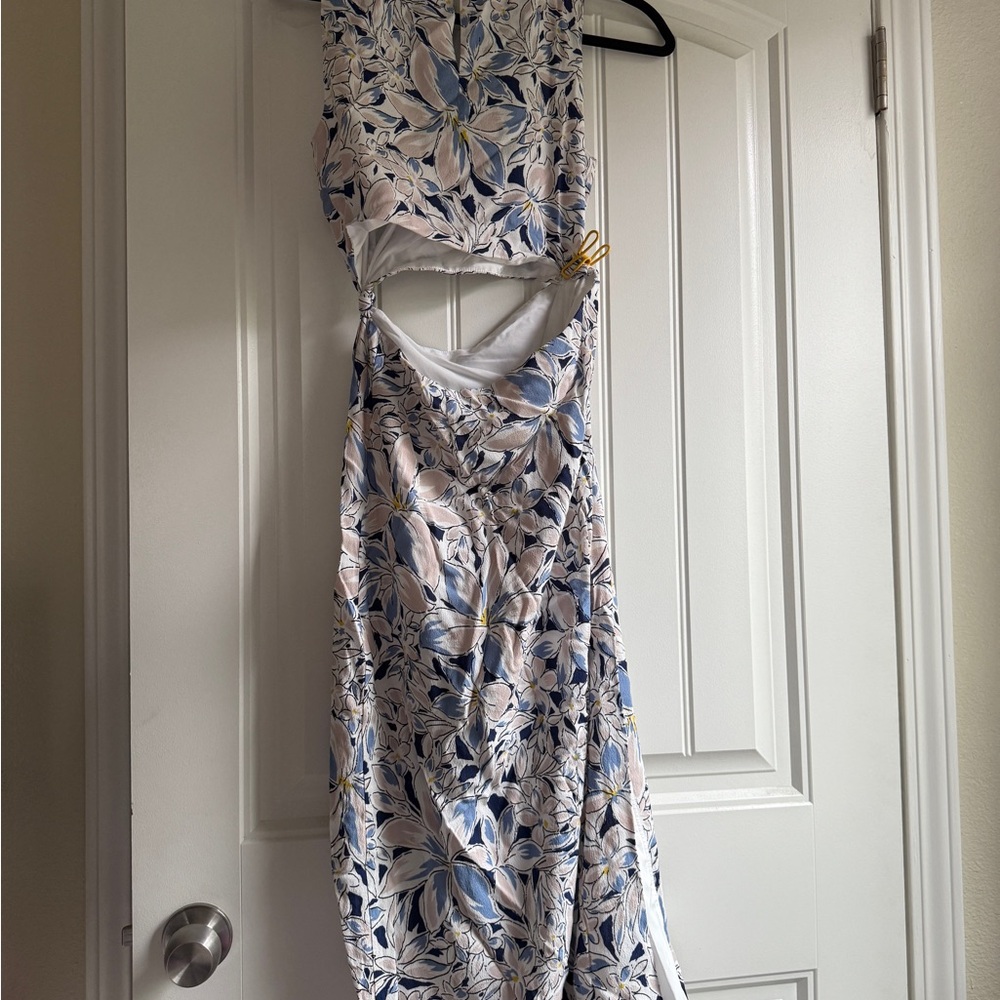 Lulu’s Floral Cutout Maxi Dress - Picture 2 of 5